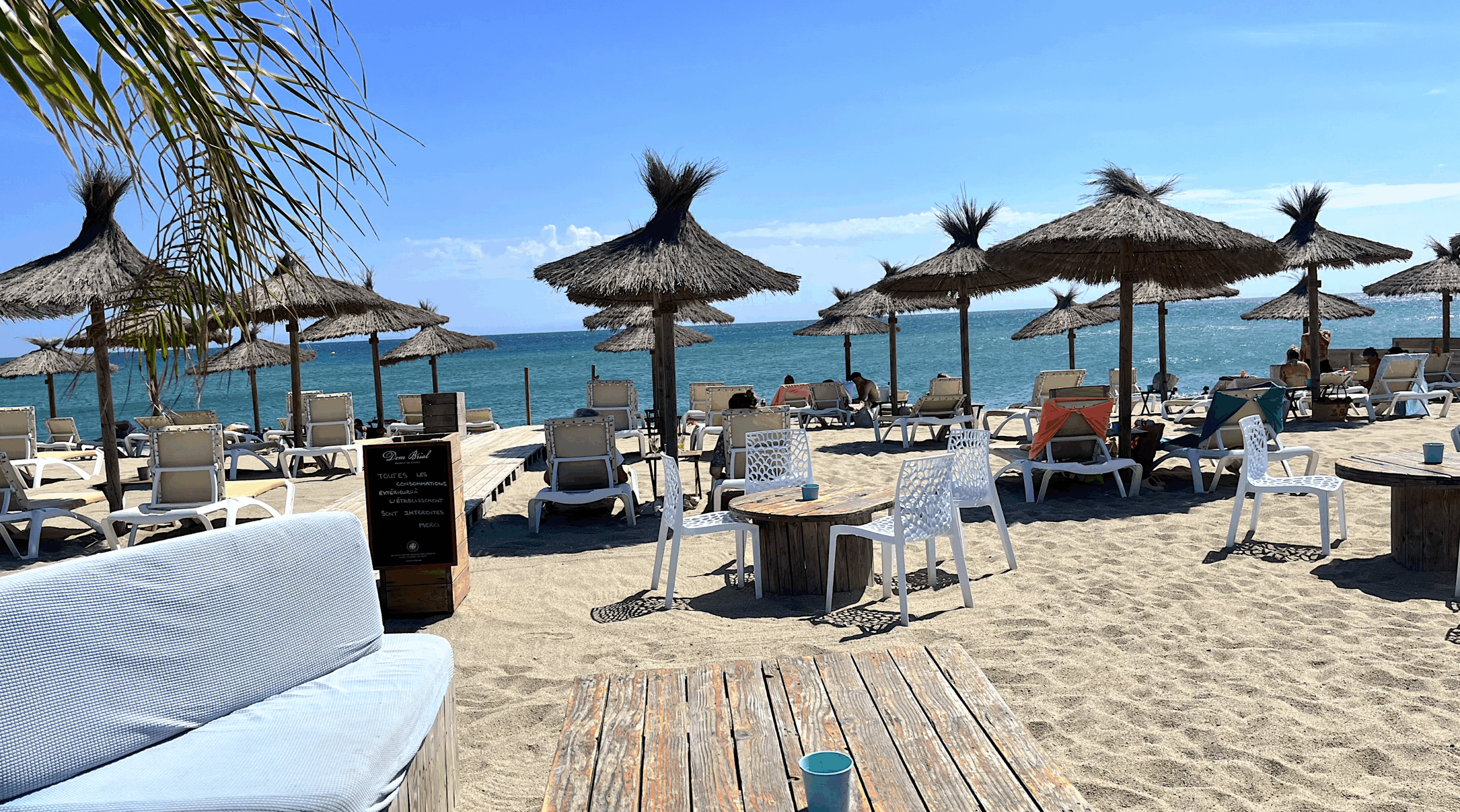 🏖️ L’Effet Mer : un club de plage comme au bord de la mer Egée
