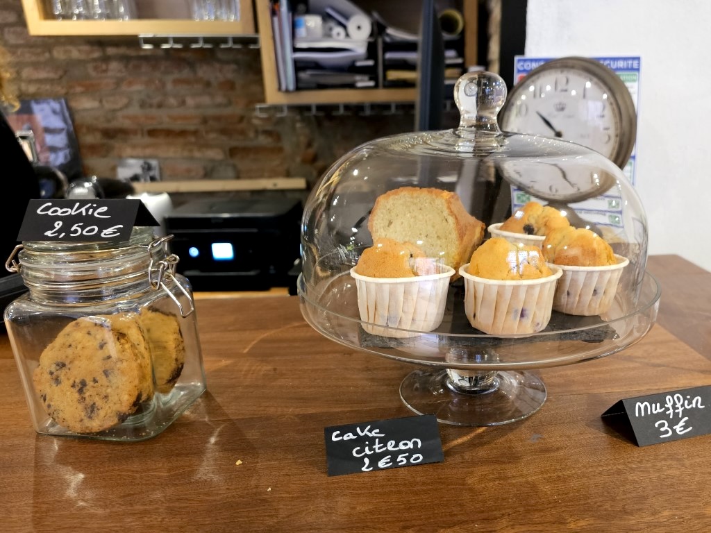 📚 La Pause Polar à Perpignan : un havre de paix pour les amateurs de polars et de lectures voyageuses