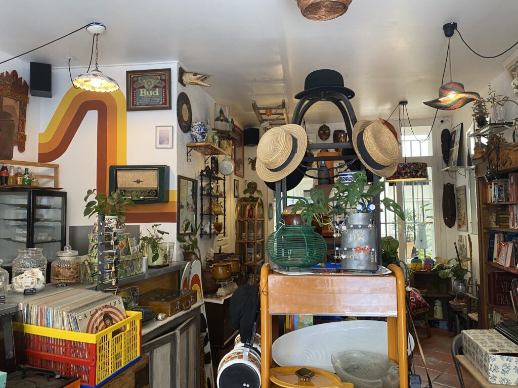 Chez Tara Bar Brocante Perpignan